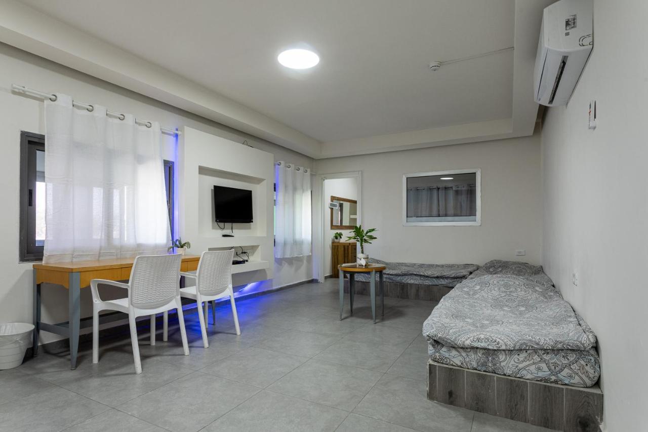Little Prince Hostel-5 Min Walk To The Beach Eilat Exteriör bild