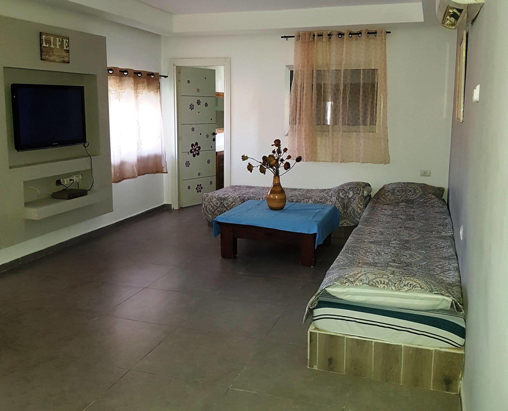 Little Prince Hostel-5 Min Walk To The Beach Eilat Exteriör bild